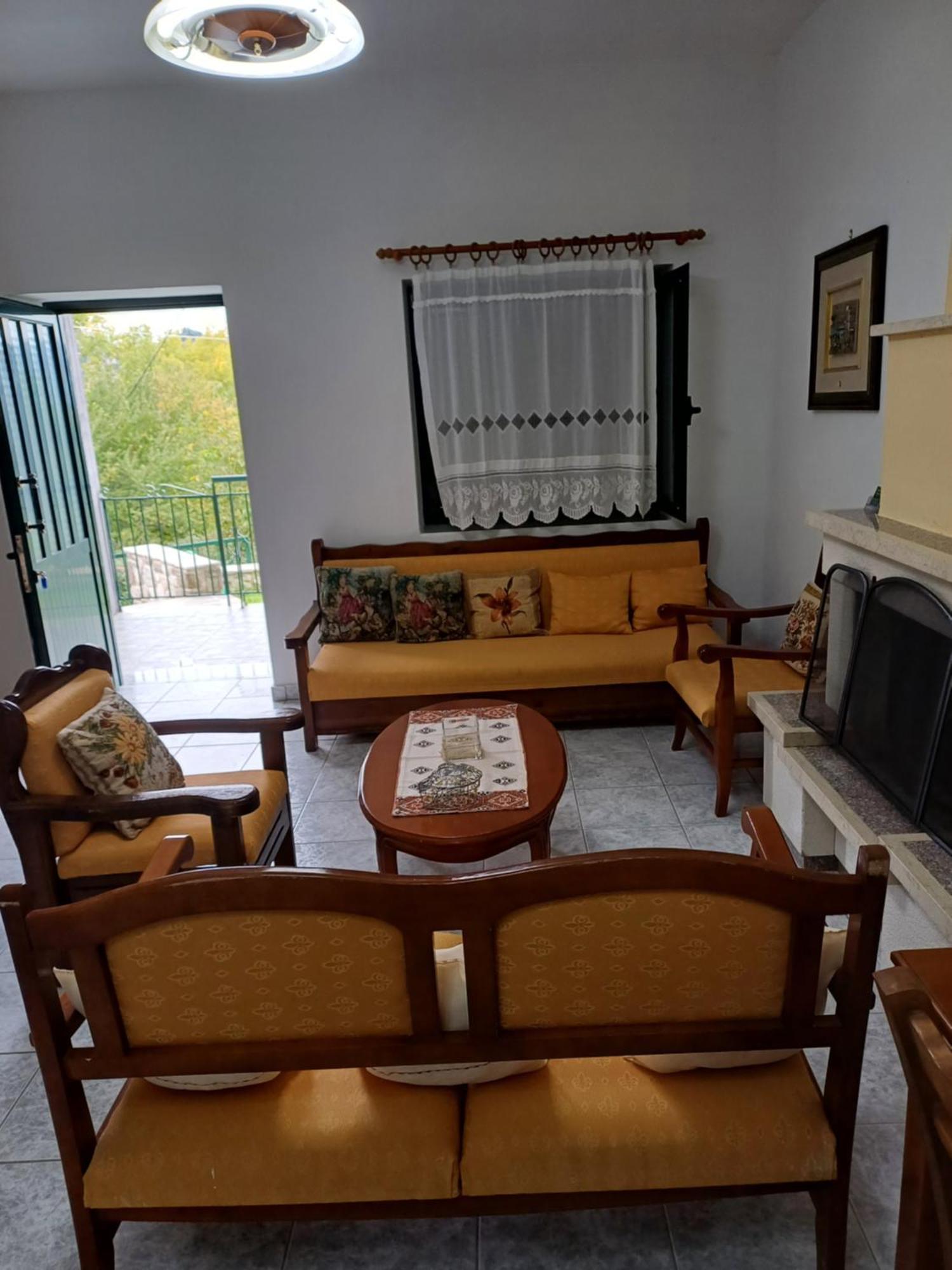 Apartment Dimitris House *